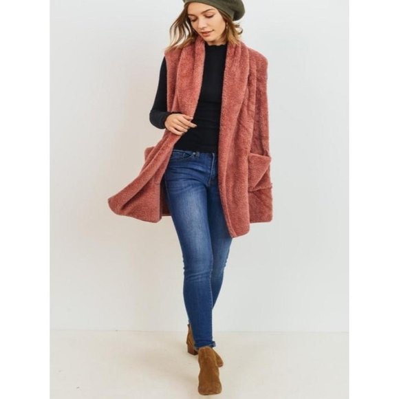 (NWT) Faux Fur Vest - Mauve - Picture 4 of 4